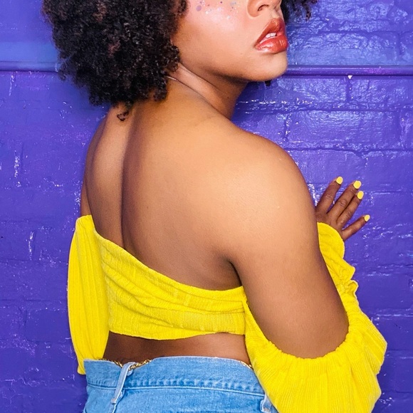 Yellow ribbed knit off the shoulder crop top - Picture 4 of 8